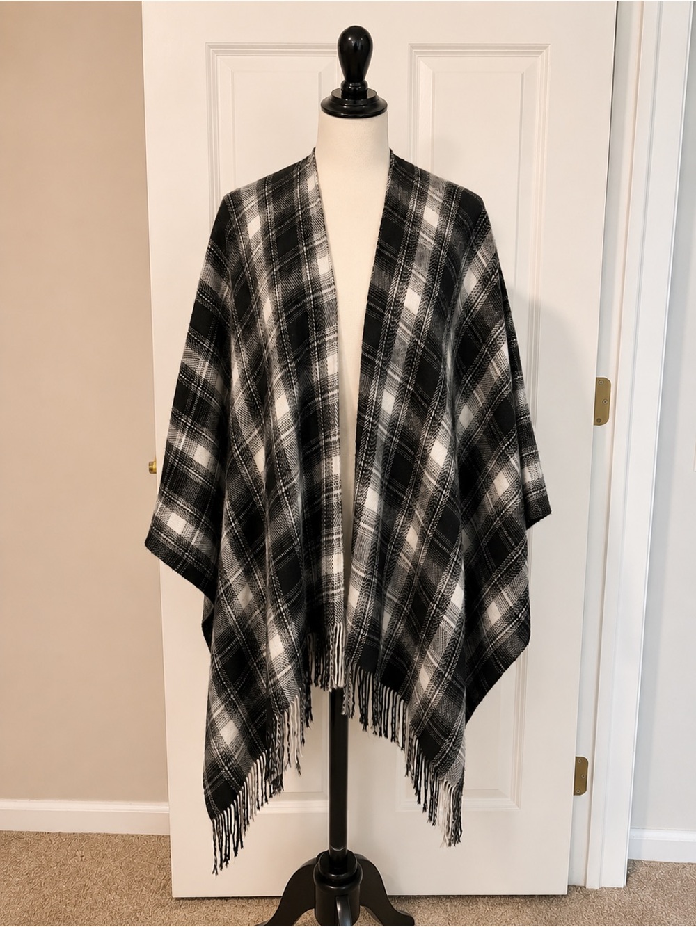 Rue21 Black and White Plaid Fringe Poncho